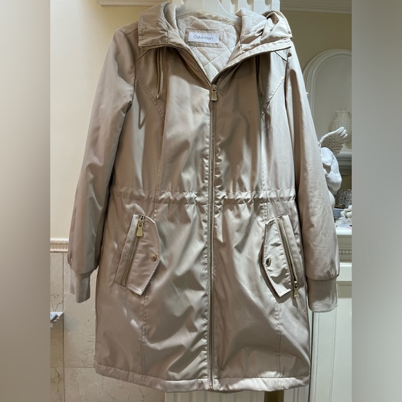 Never worn. Calvin Klein pearl winter coat. Size M. - Picture 2 of 10